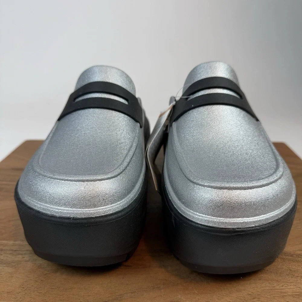 NWT New Crocs Stomp Metallic Silver Comfort Platform Penny Loafers Size 9‎ M